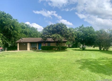 110 SE Main Street Stockdale TX 78160