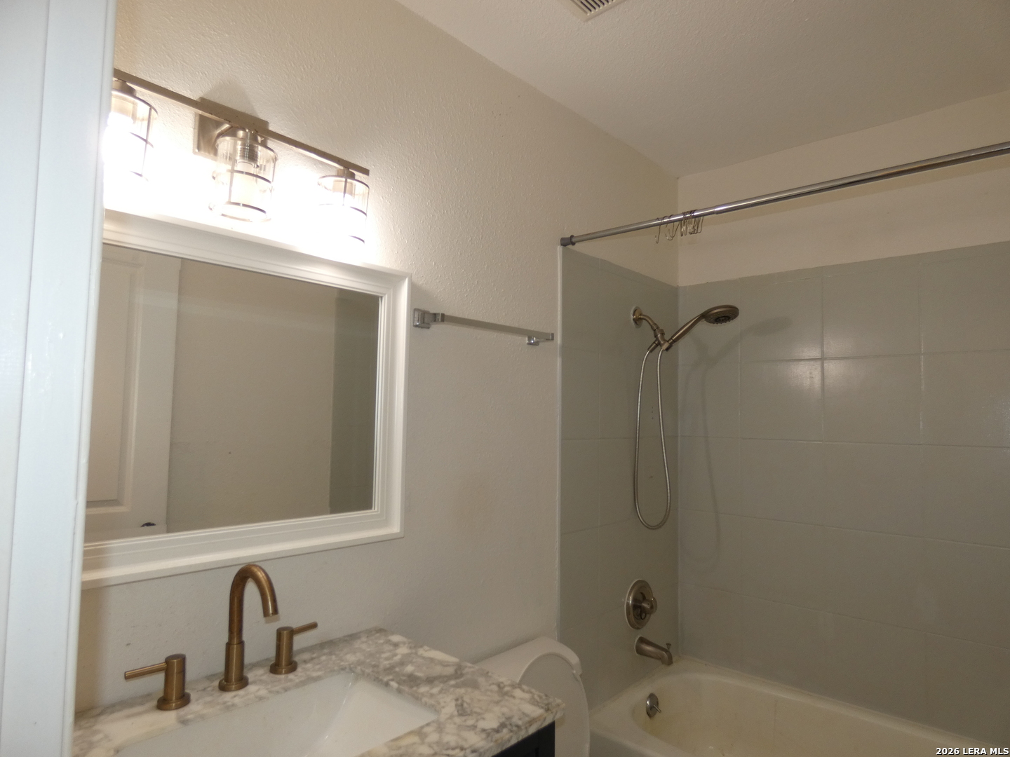 6806 Laguna Verde San Antonio TX 78239