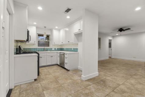 121 Kenwood Avenue Boerne TX 78006