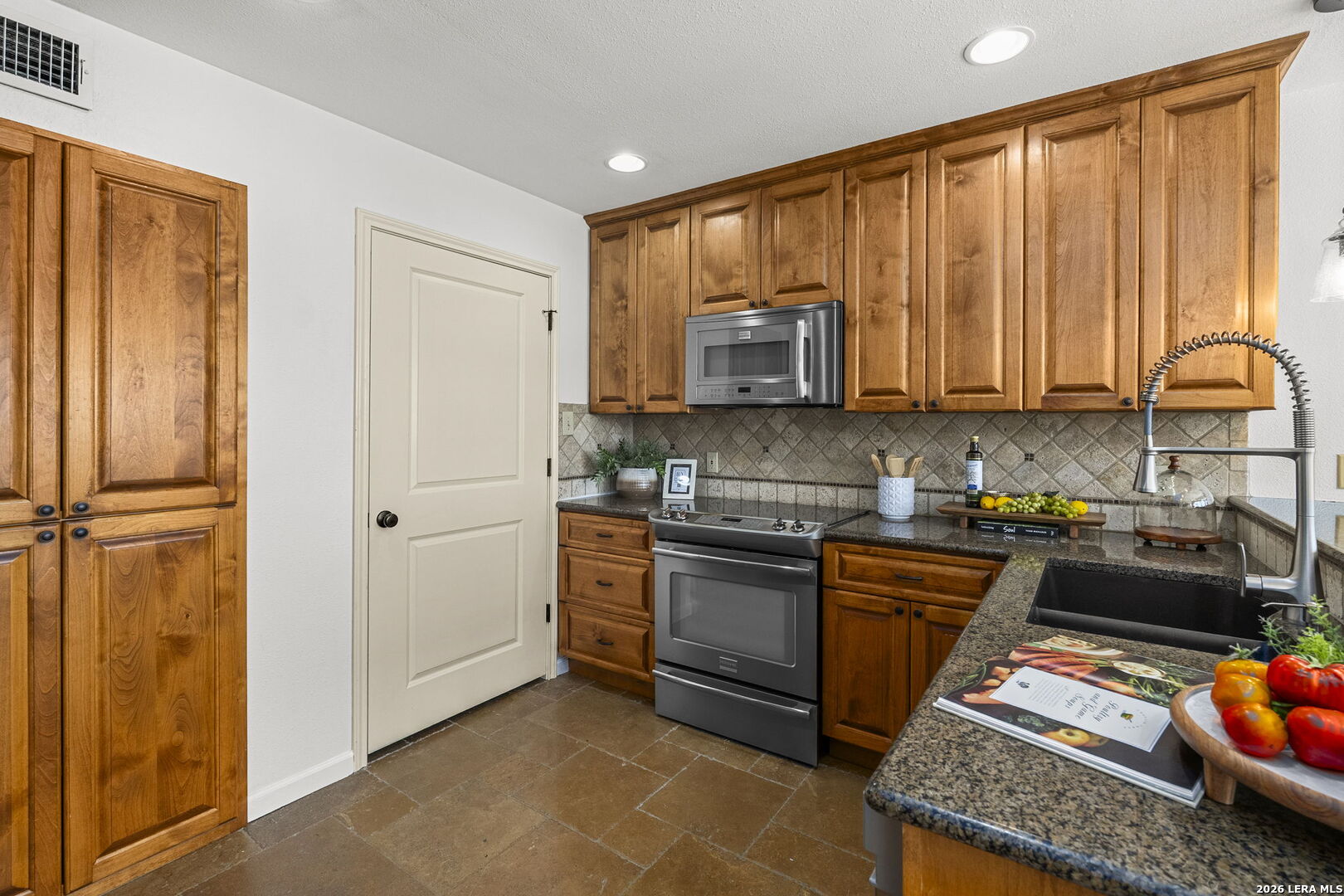 105 E Tapatio Drive Boerne TX 78006