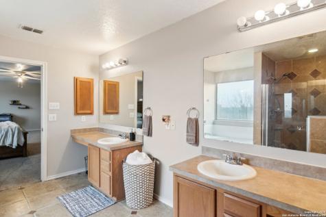 141 Gatewood Falls Cibolo TX 78108