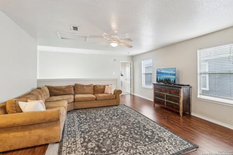 141 Gatewood Falls Cibolo TX 78108