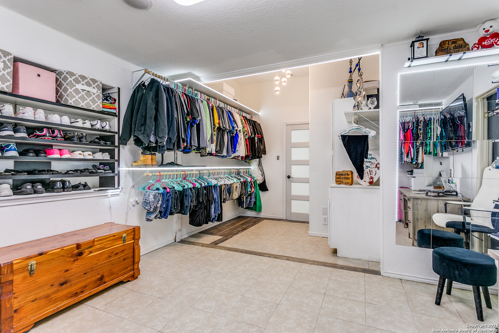 1002 Alpine Pond San Antonio TX 78260