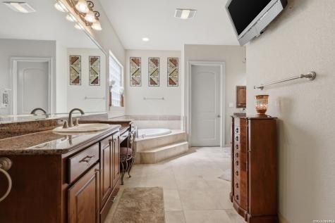 8036 Tradition Oak Boerne TX 78015