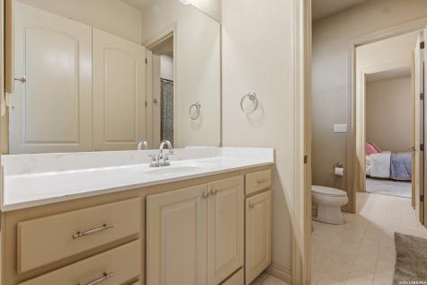 8036 Tradition Oak Boerne TX 78015