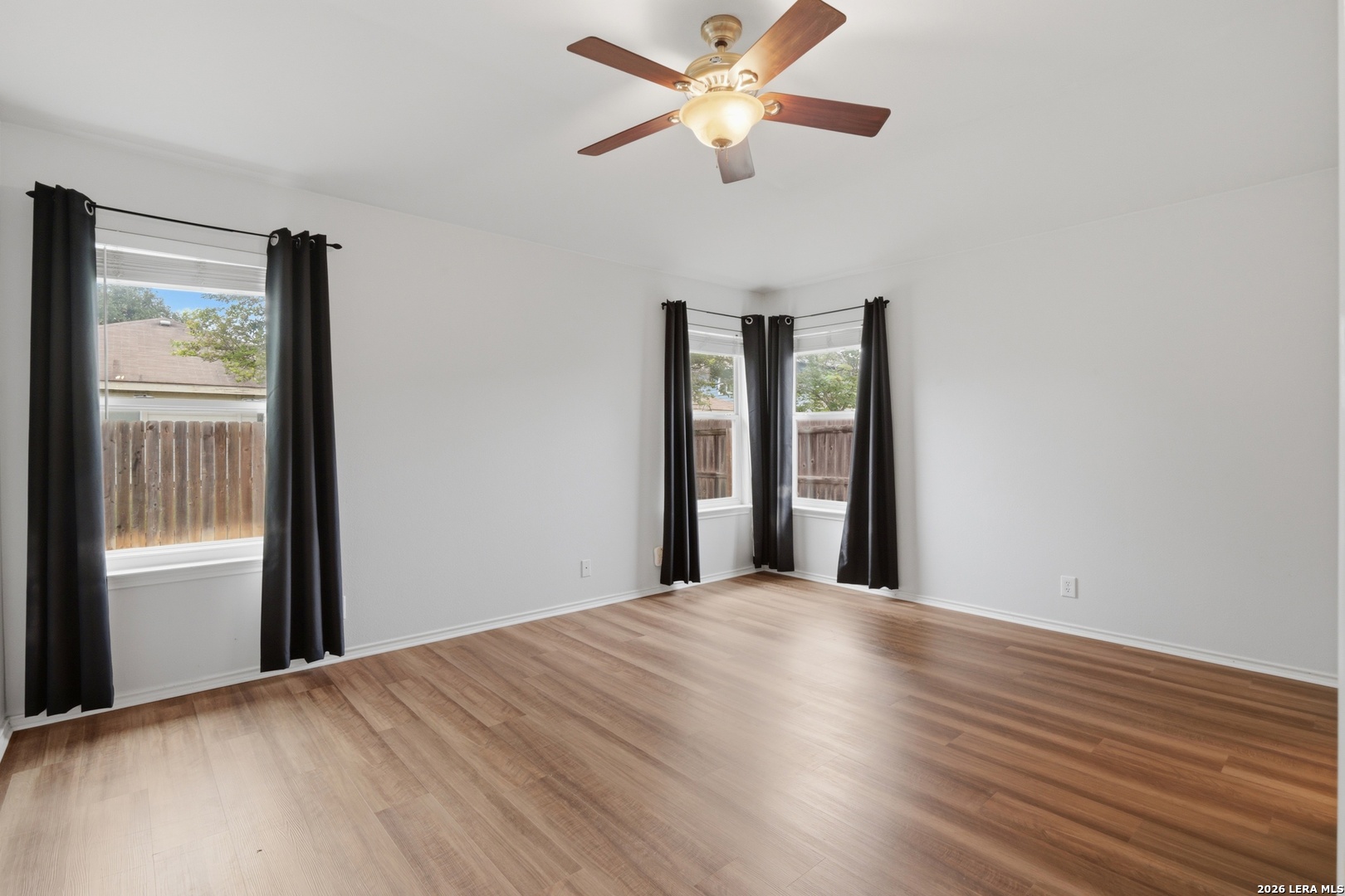 9119 Laguna Hills Selma TX 78154