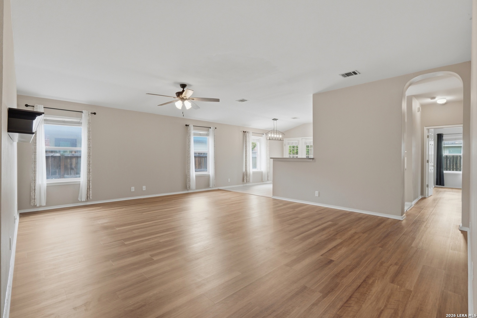 9119 Laguna Hills Selma TX 78154