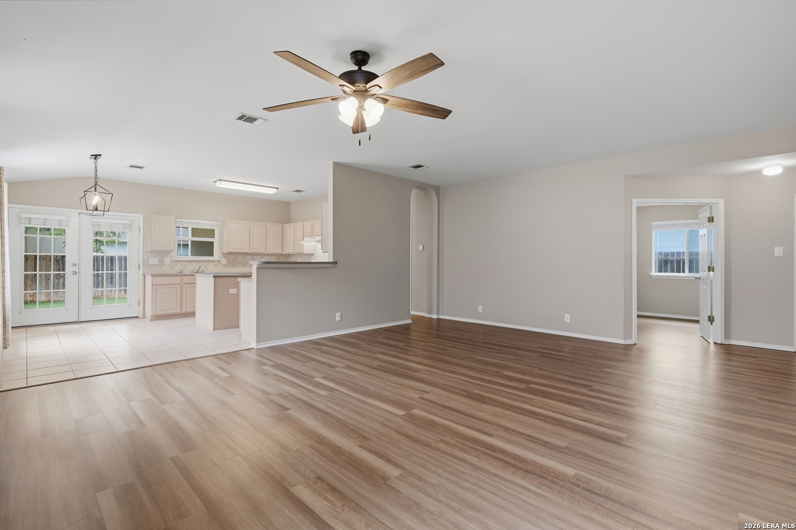 9119 Laguna Hills Selma TX 78154