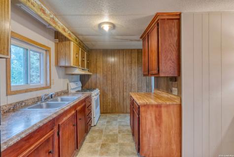 6197 Ranch Road 1120 Leakey TX 78873