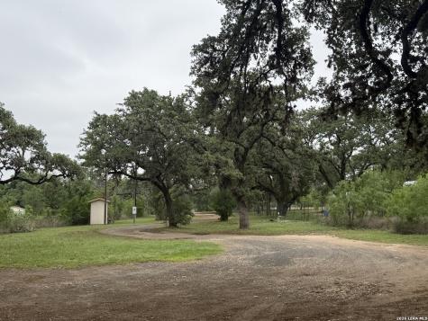 6197 Ranch Road 1120 Leakey TX 78873