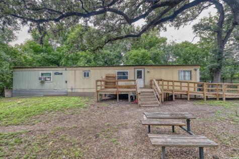 6197 Ranch Road 1120 Leakey TX 78873