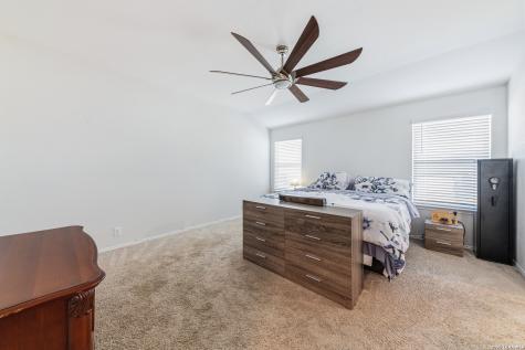 6203 Tadpole Bluff Converse TX 78109