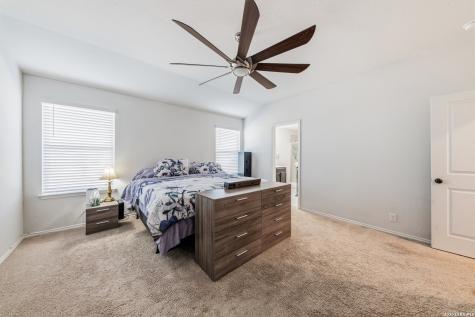 6203 Tadpole Bluff Converse TX 78109