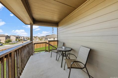 6203 Tadpole Bluff Converse TX 78109
