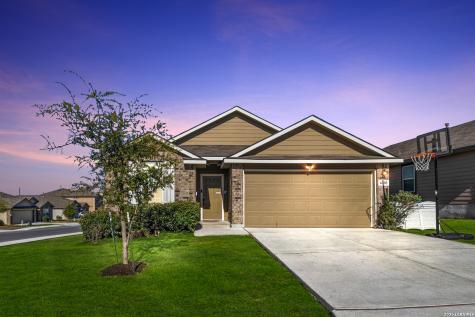 6203 Tadpole Bluff Converse TX 78109