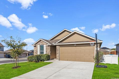 6203 Tadpole Bluff Converse TX 78109