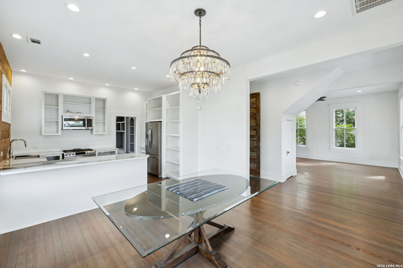 321 E Dewey Place San Antonio TX 78212