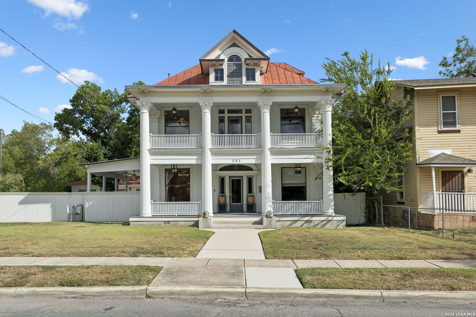 321 E Dewey Place San Antonio TX 78212