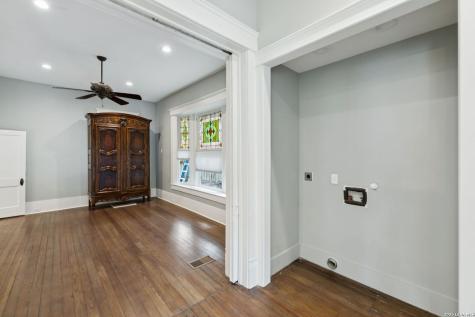321 E Dewey Place San Antonio TX 78212