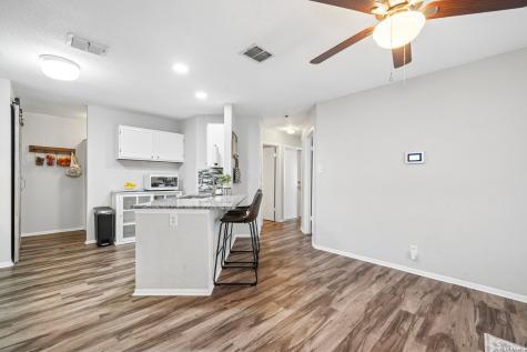 9711 Spruce Ridge Drive Converse TX 78109
