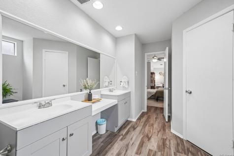 9711 Spruce Ridge Drive Converse TX 78109