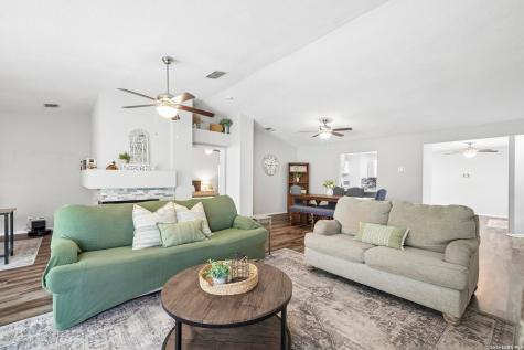 9711 Spruce Ridge Drive Converse TX 78109