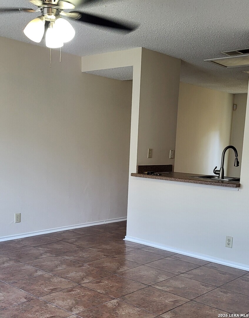 5006 Kenton Rapids San Antonio TX 78240
