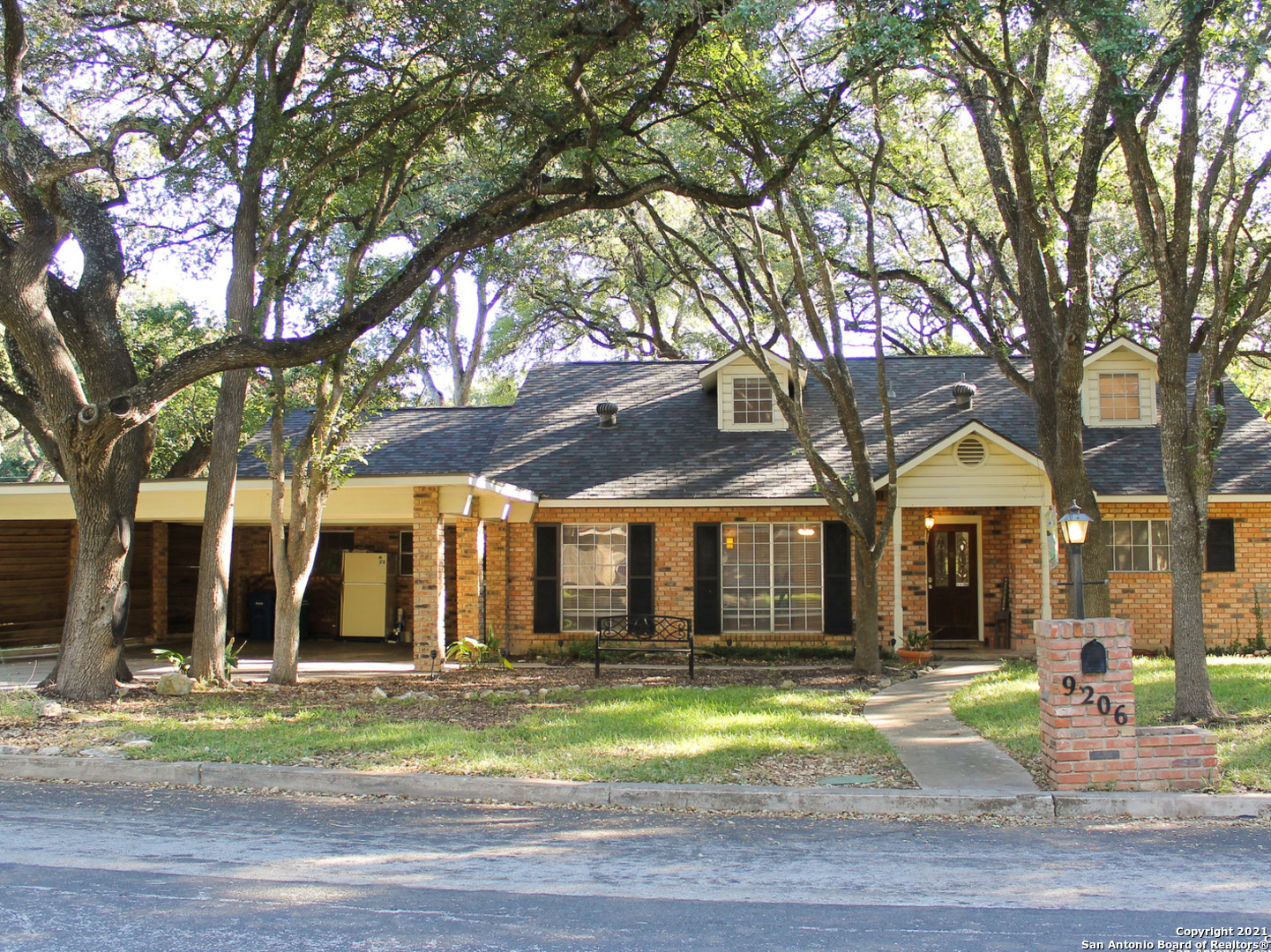 9206 Oak Downs Drive San Antonio TX 78230