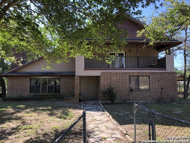 1971 Deer Trail Floresville TX 78114