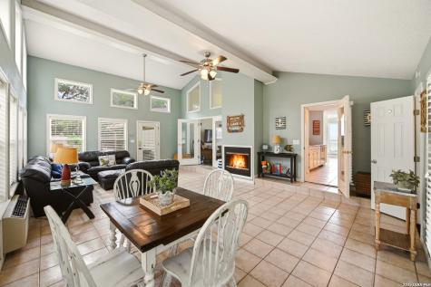 1518 Lakeside Canyon Lake TX 78133