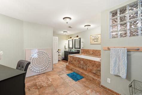 1518 Lakeside Canyon Lake TX 78133