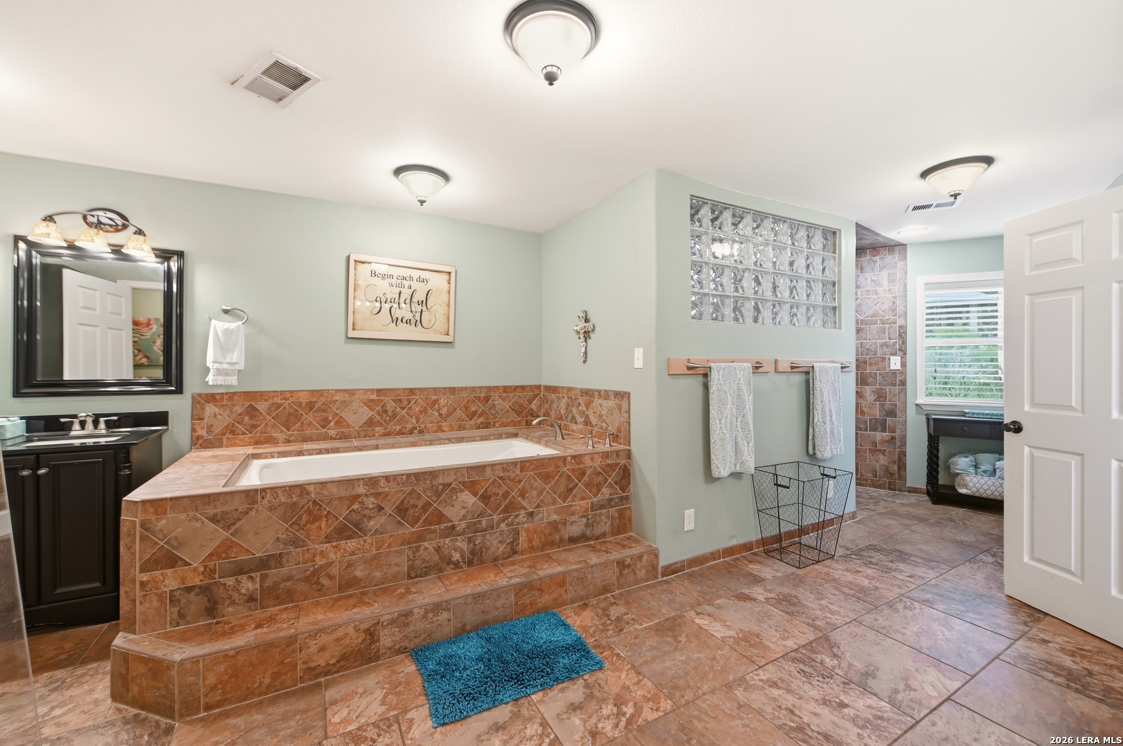 1518 Lakeside Canyon Lake TX 78133