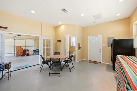 1518 Lakeside Canyon Lake TX 78133