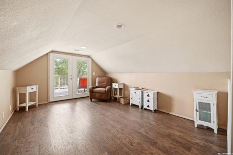 1518 Lakeside Canyon Lake TX 78133