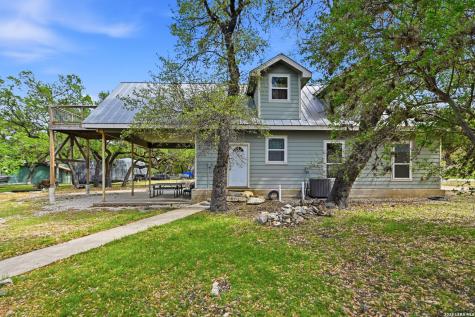 1518 Lakeside Canyon Lake TX 78133