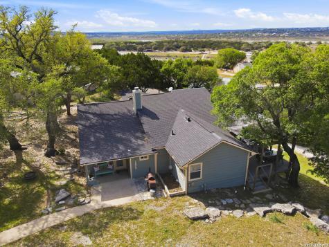 1518 Lakeside Canyon Lake TX 78133