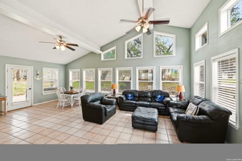 1518 Lakeside Canyon Lake TX 78133