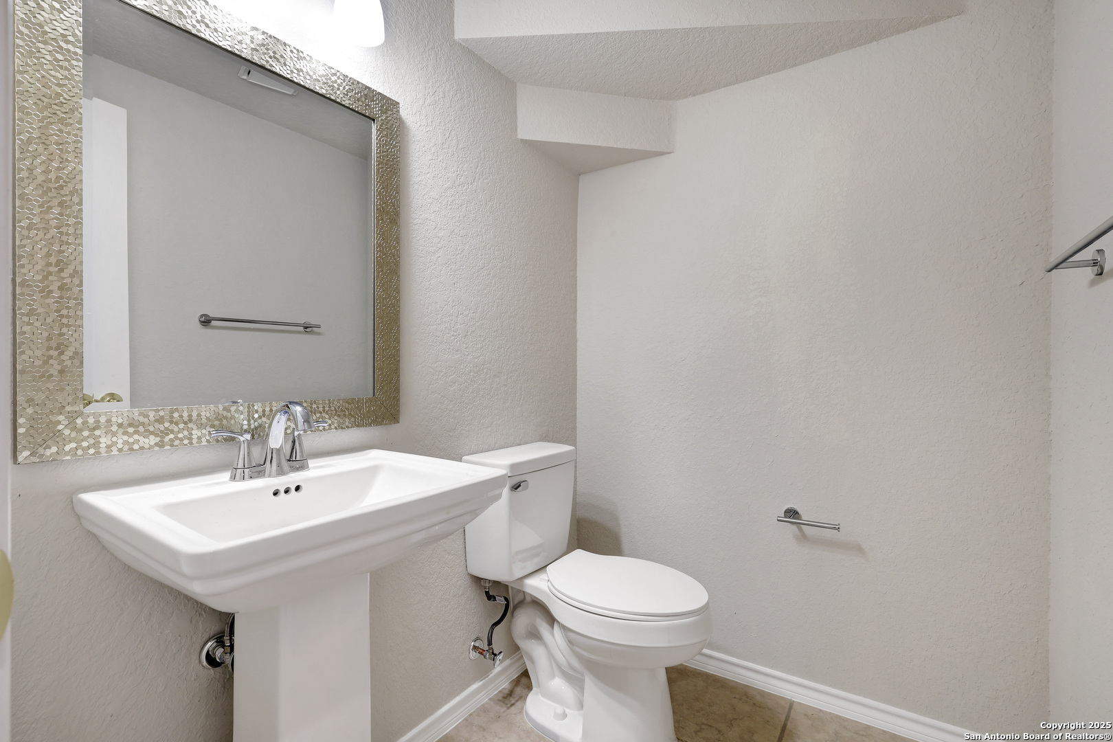 1711 Winding View San Antonio TX 78260