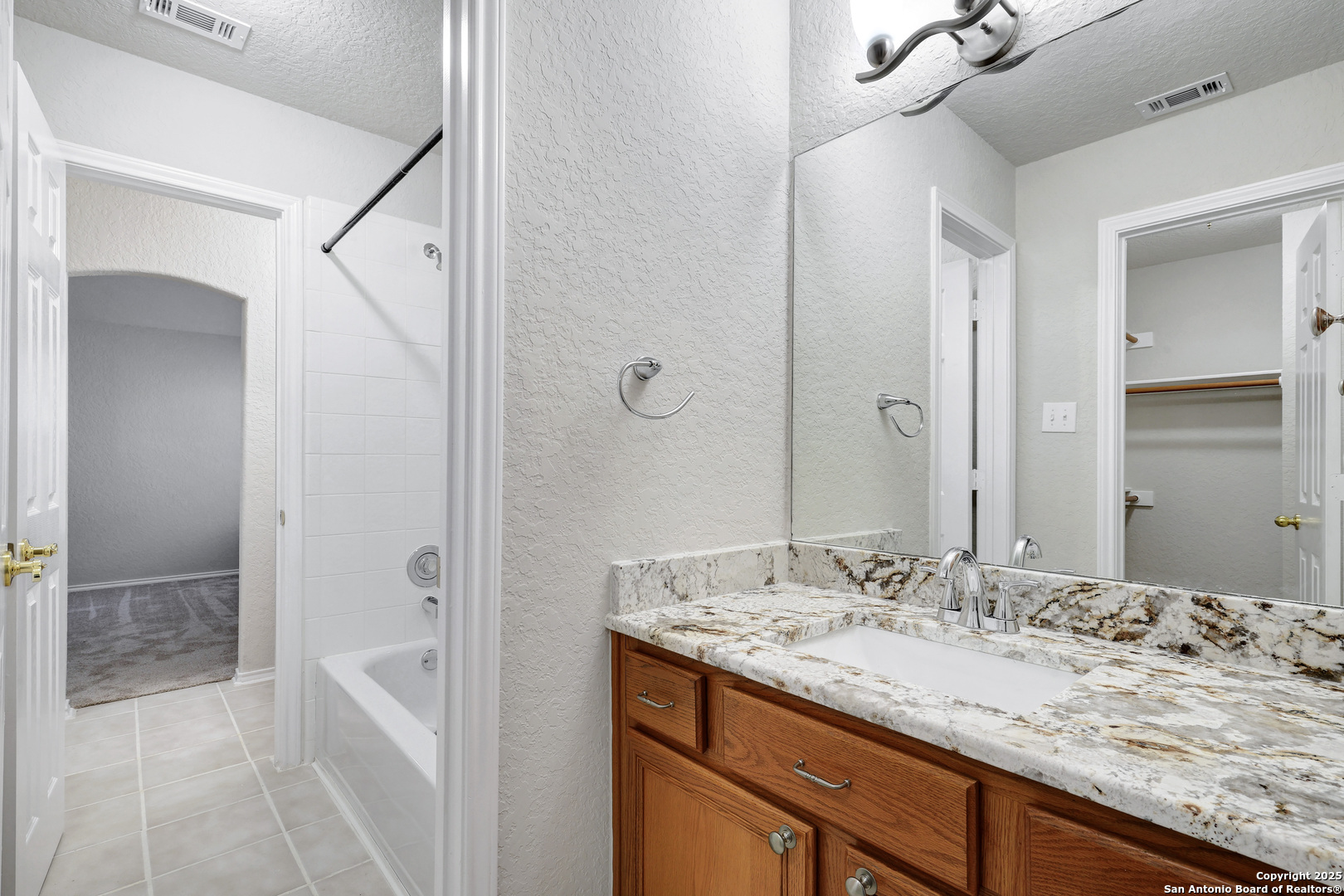 1711 Winding View San Antonio TX 78260