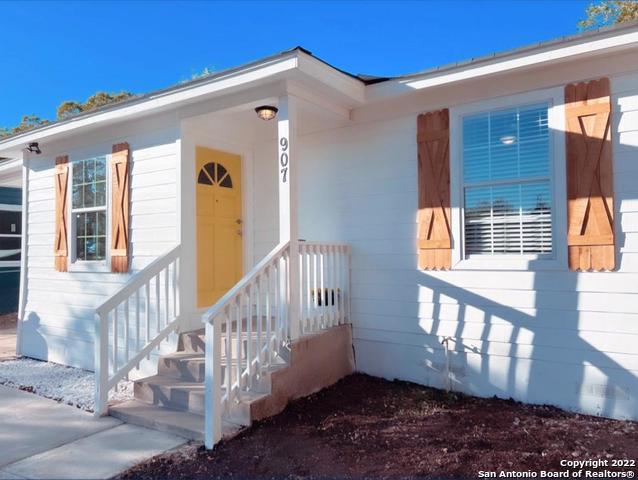 907 W Mariposa Drive San Antonio TX 78201