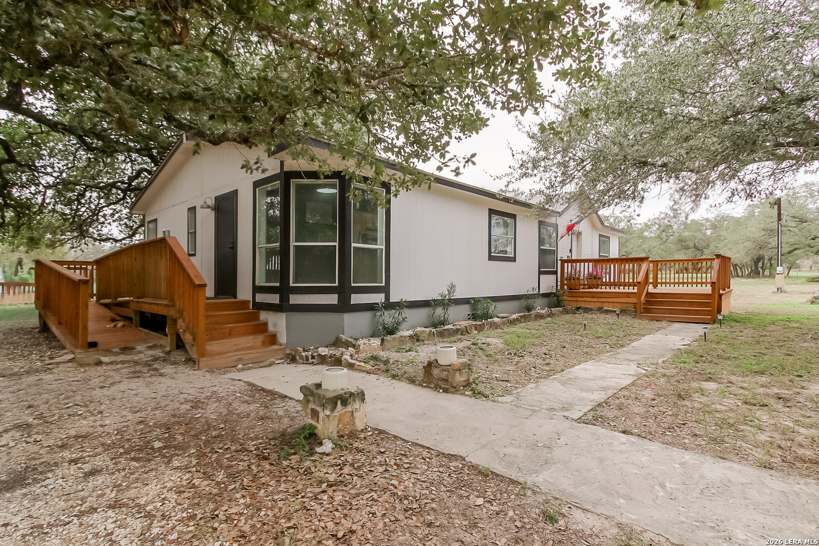 107 Harvest Lane Floresville TX 78114