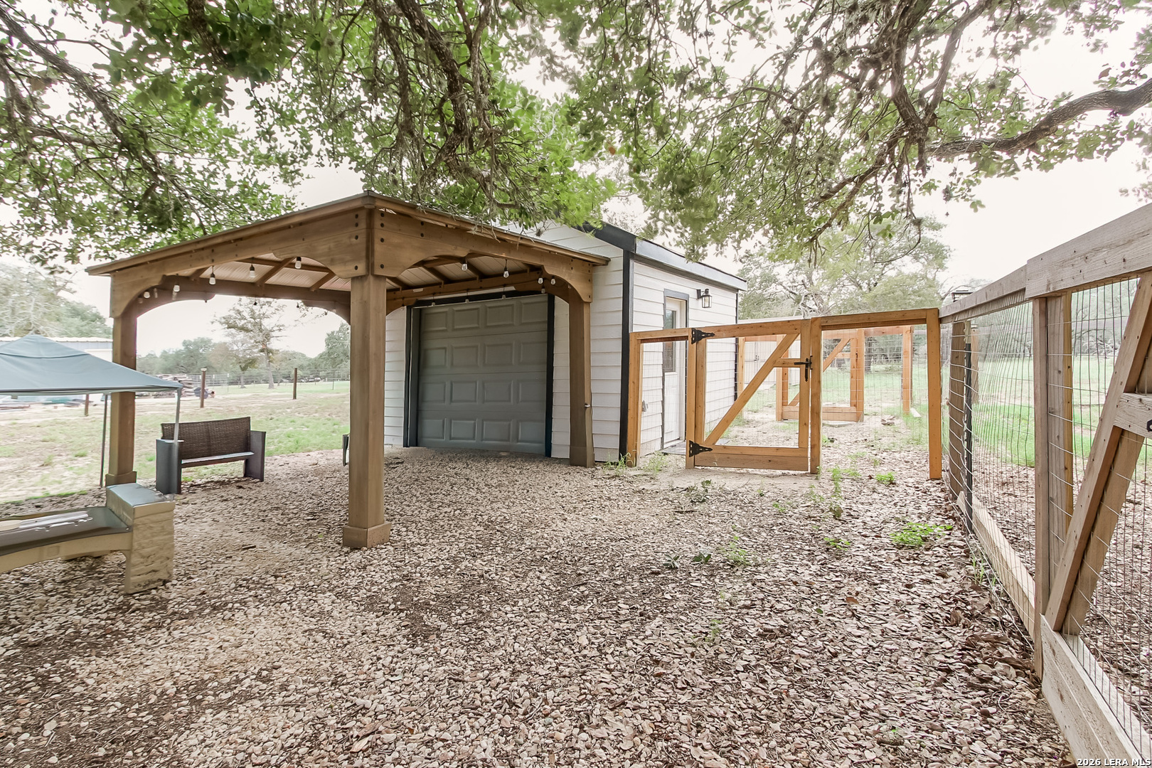 107 Harvest Lane Floresville TX 78114