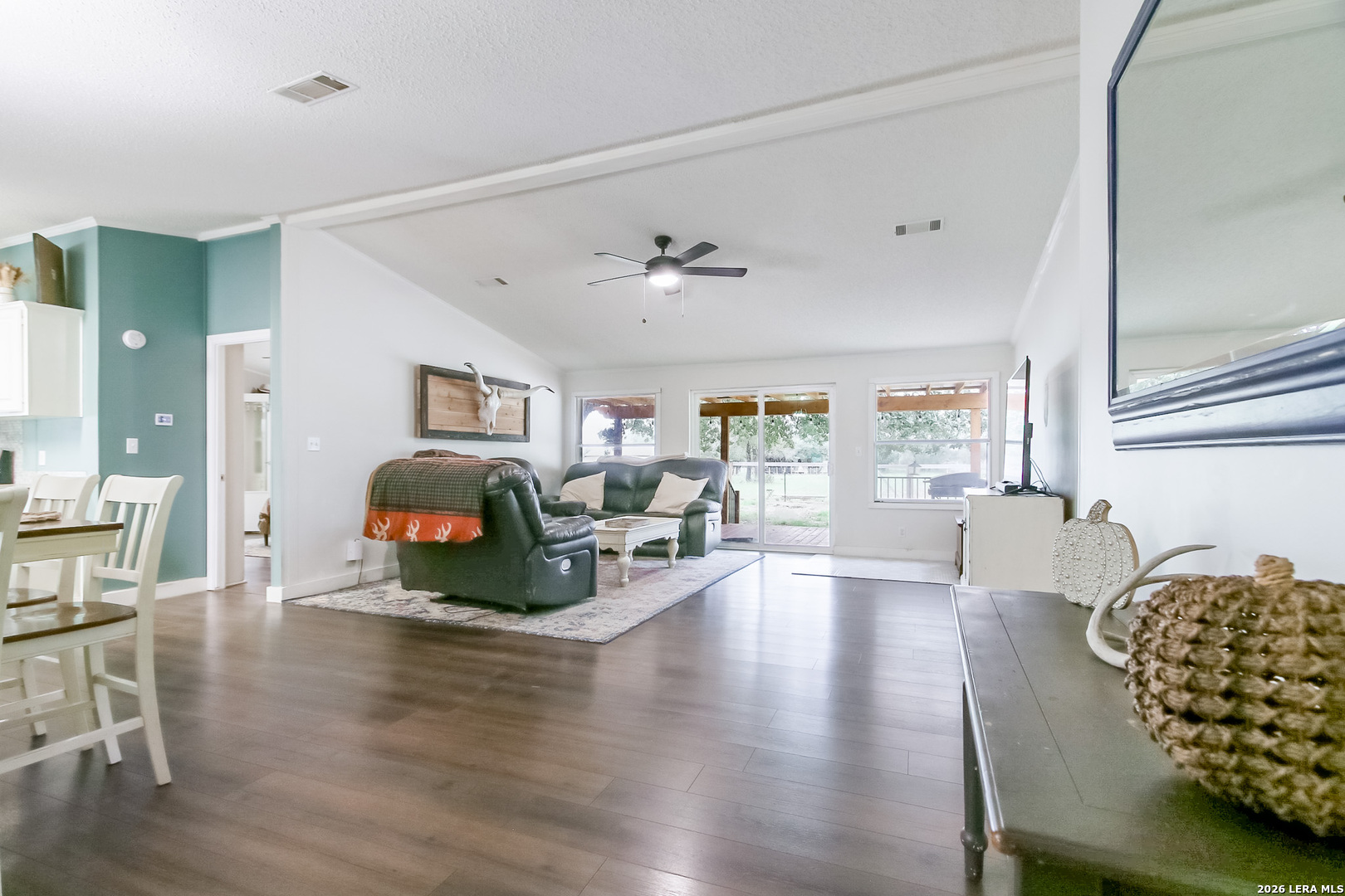 107 Harvest Lane Floresville TX 78114