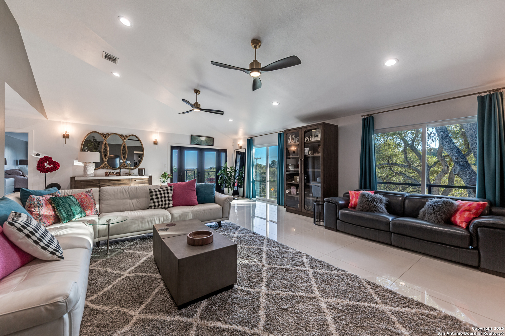 311 E Woodlake Drive San Antonio TX 78229
