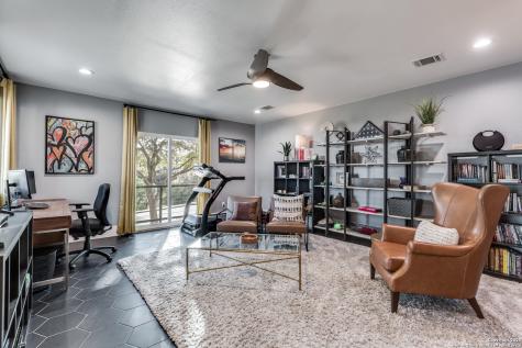 311 E Woodlake Drive San Antonio TX 78229