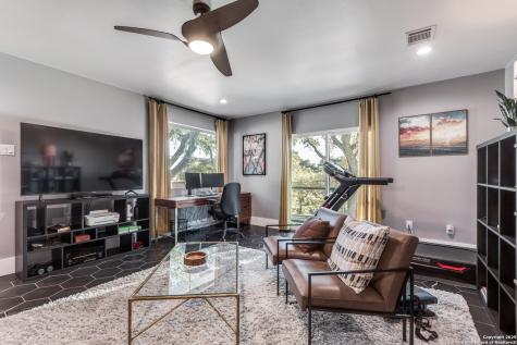 311 E Woodlake Drive San Antonio TX 78229