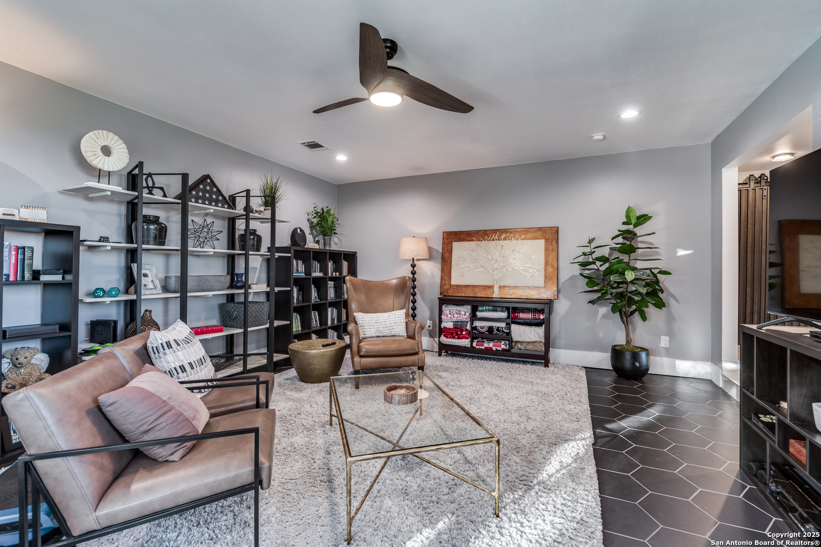 311 E Woodlake Drive San Antonio TX 78229