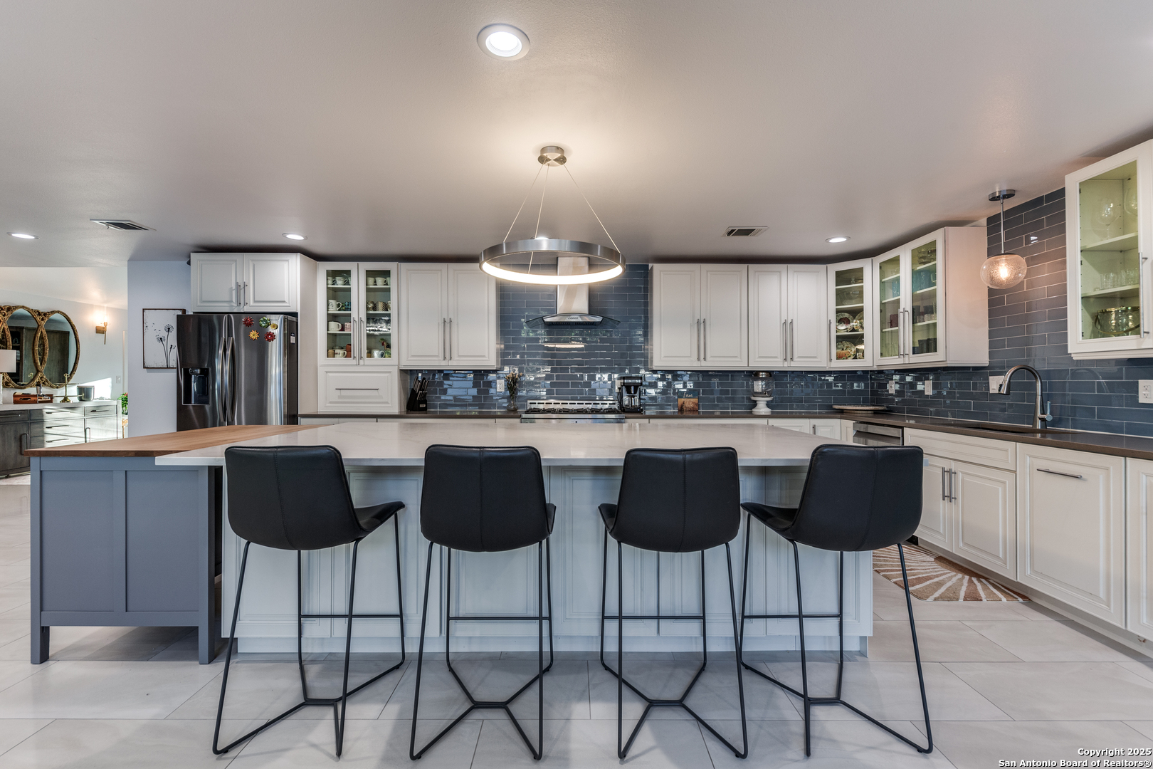 311 E Woodlake Drive San Antonio TX 78229