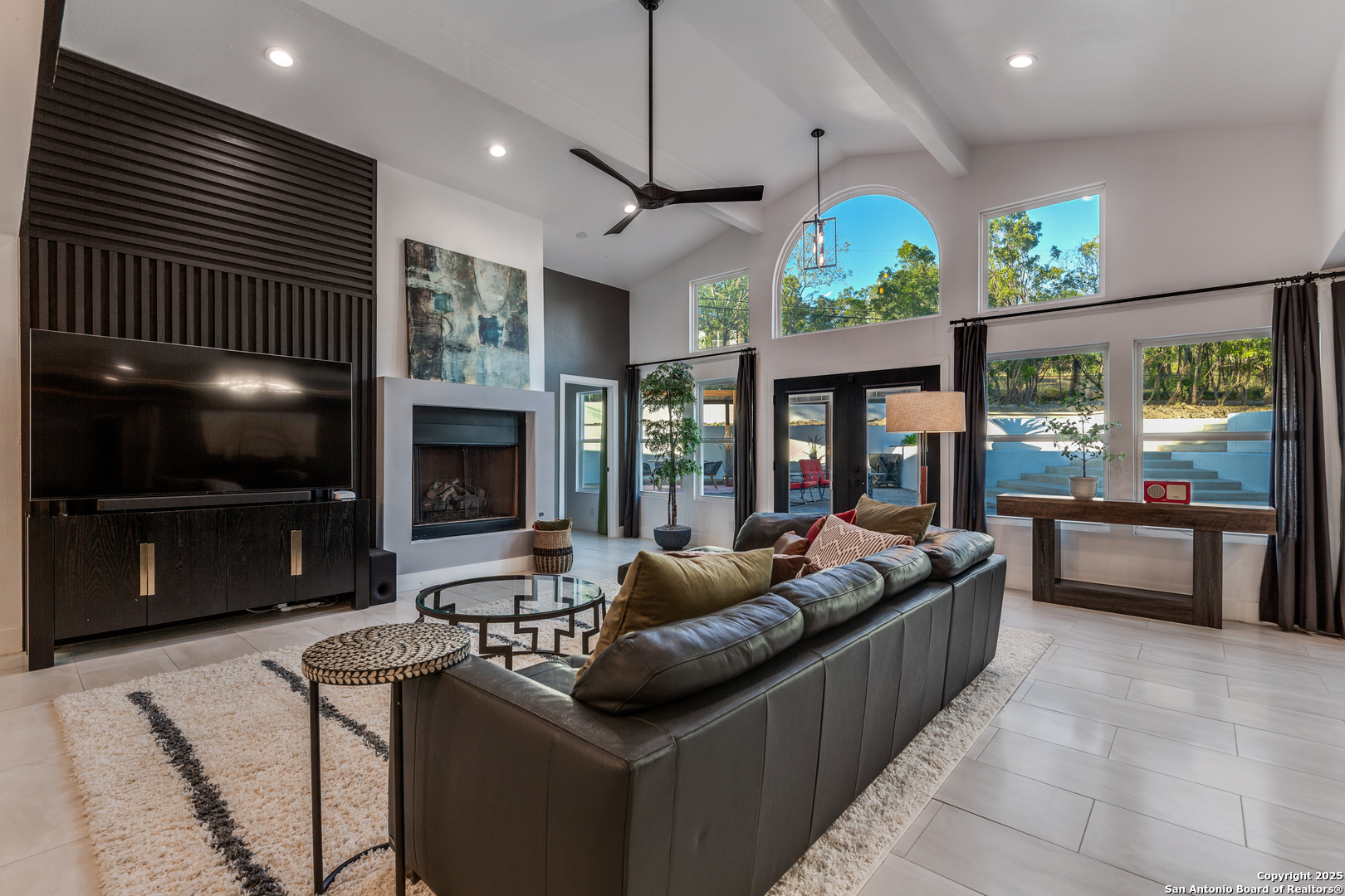 311 E Woodlake Drive San Antonio TX 78229