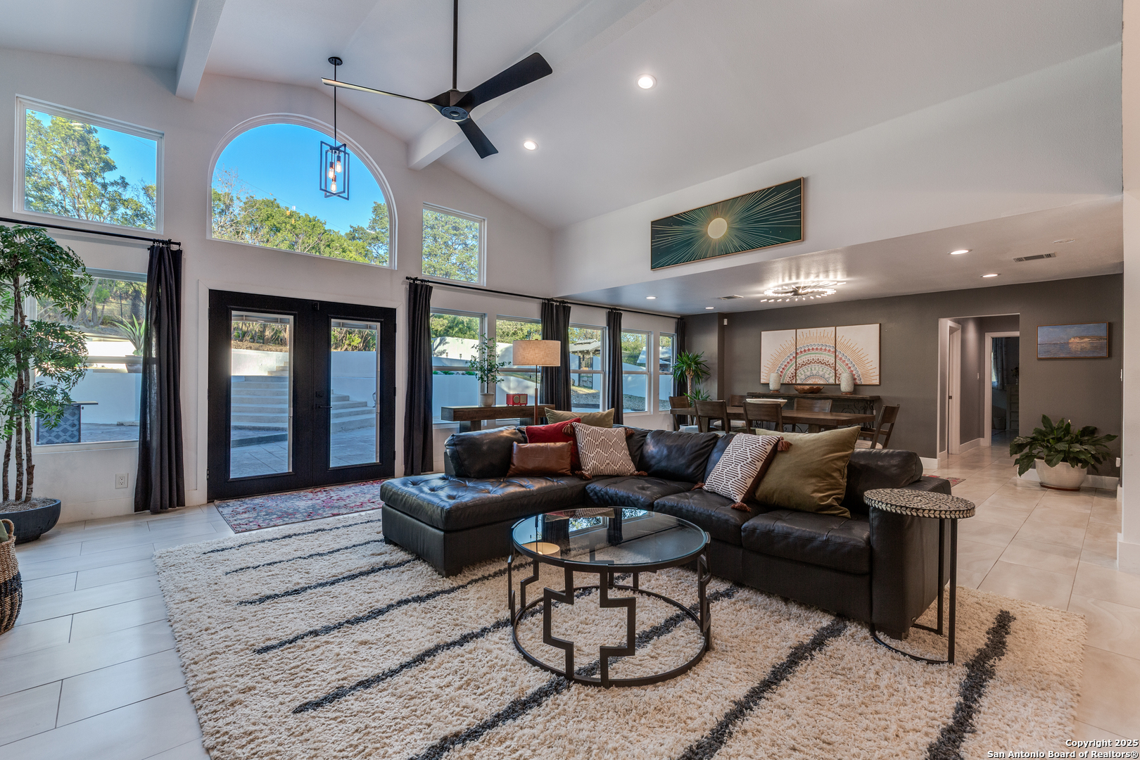 311 E Woodlake Drive San Antonio TX 78229